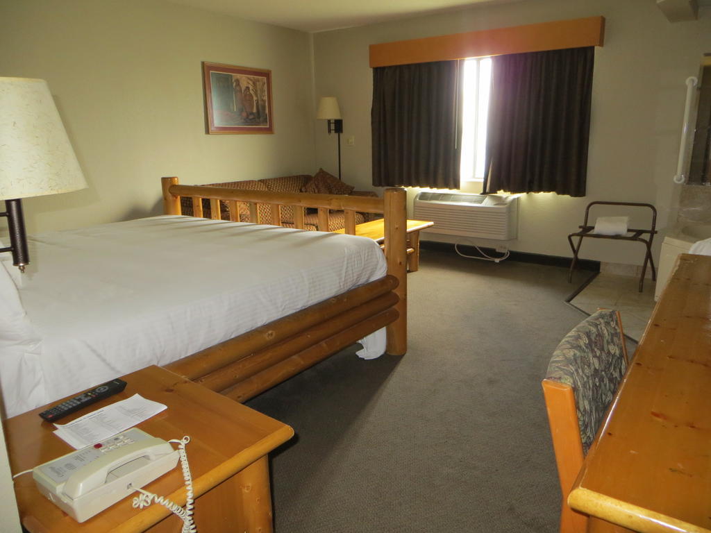 Super 8 By Wyndham Davenport Hotell Exteriör bild